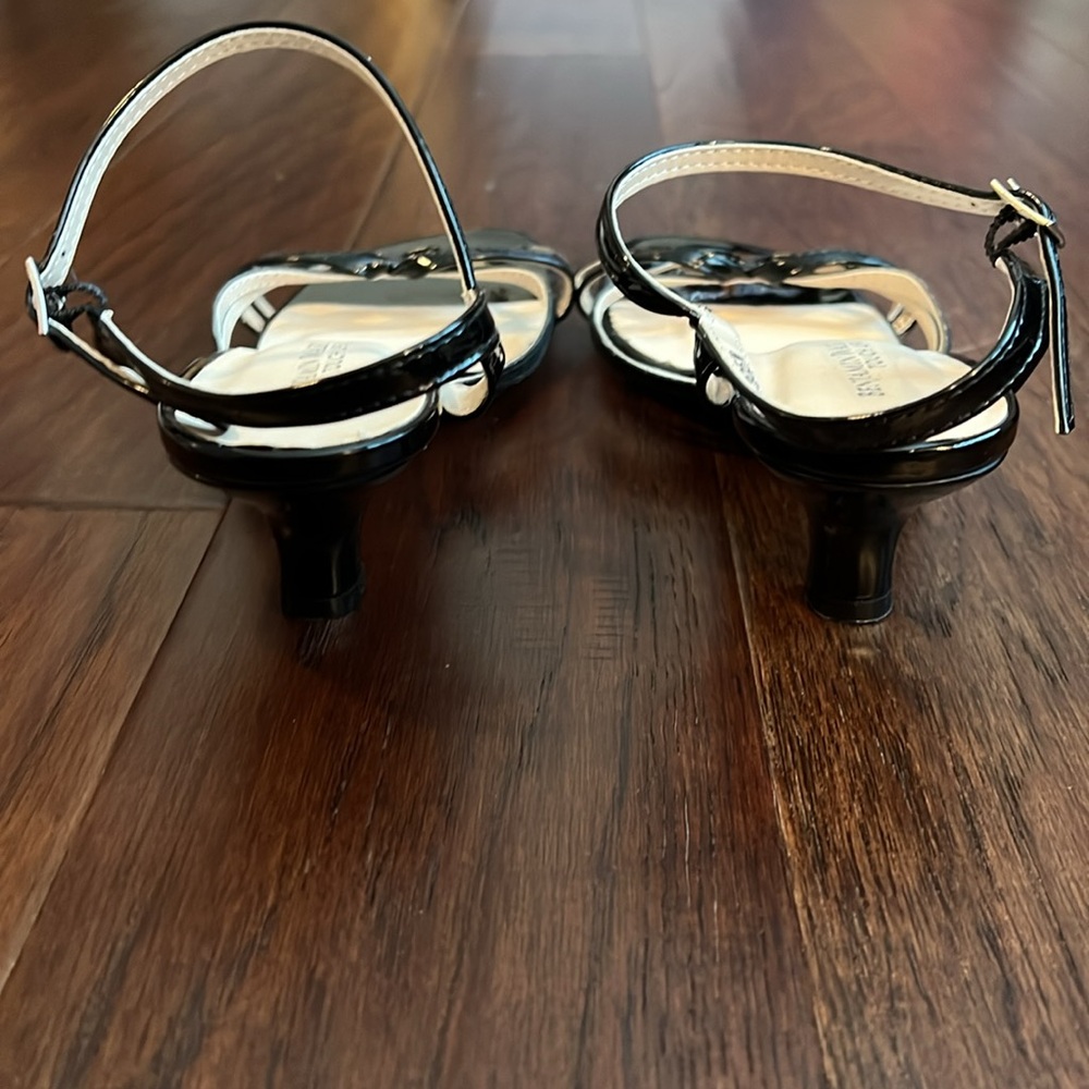 Benjamin Walk sandals- WIDE width!! - Picture 4 of 8